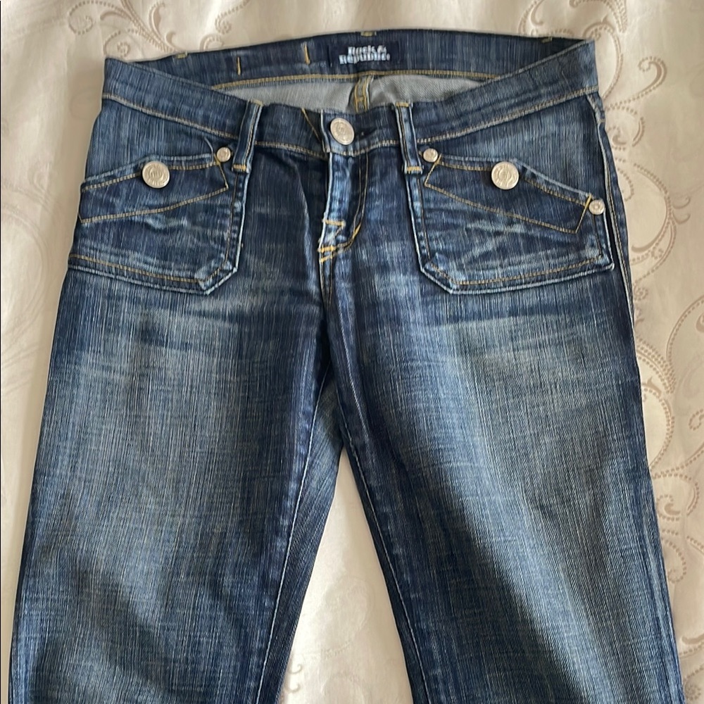 Rock & Republic Blue Straight Leg Jeans with Vintage Appeal